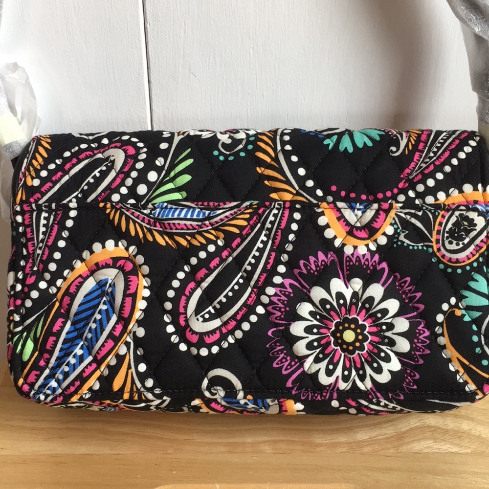 NWT Vera Bradley Turnlock Crossbody, Bandana Swirl - Picture 3 of 6